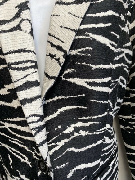 CHICO"S Black and White Bi-color Animal Print Jacket Blazer~1‎ Small - Picture 3 of 6